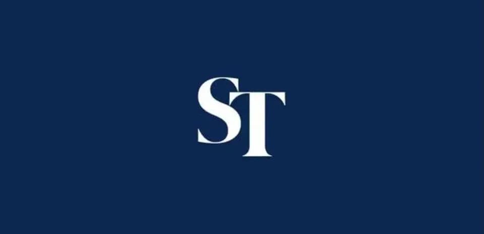 Logotipo de ST sobre fondo azul