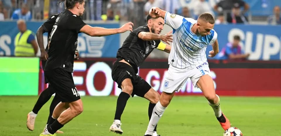 Jugadores de Ararat-Armenia y Craiova en acción