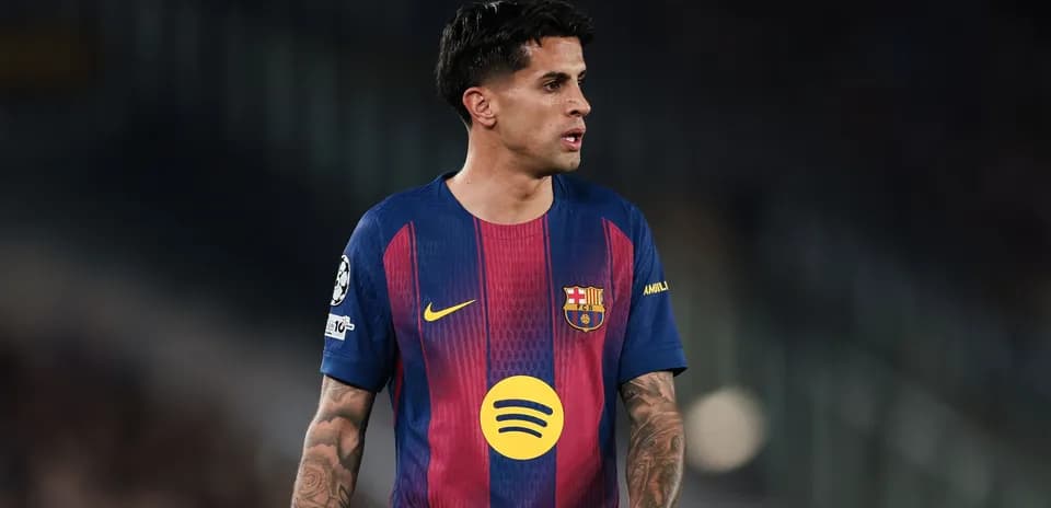Jugador de Barcelona en acción durante el partido