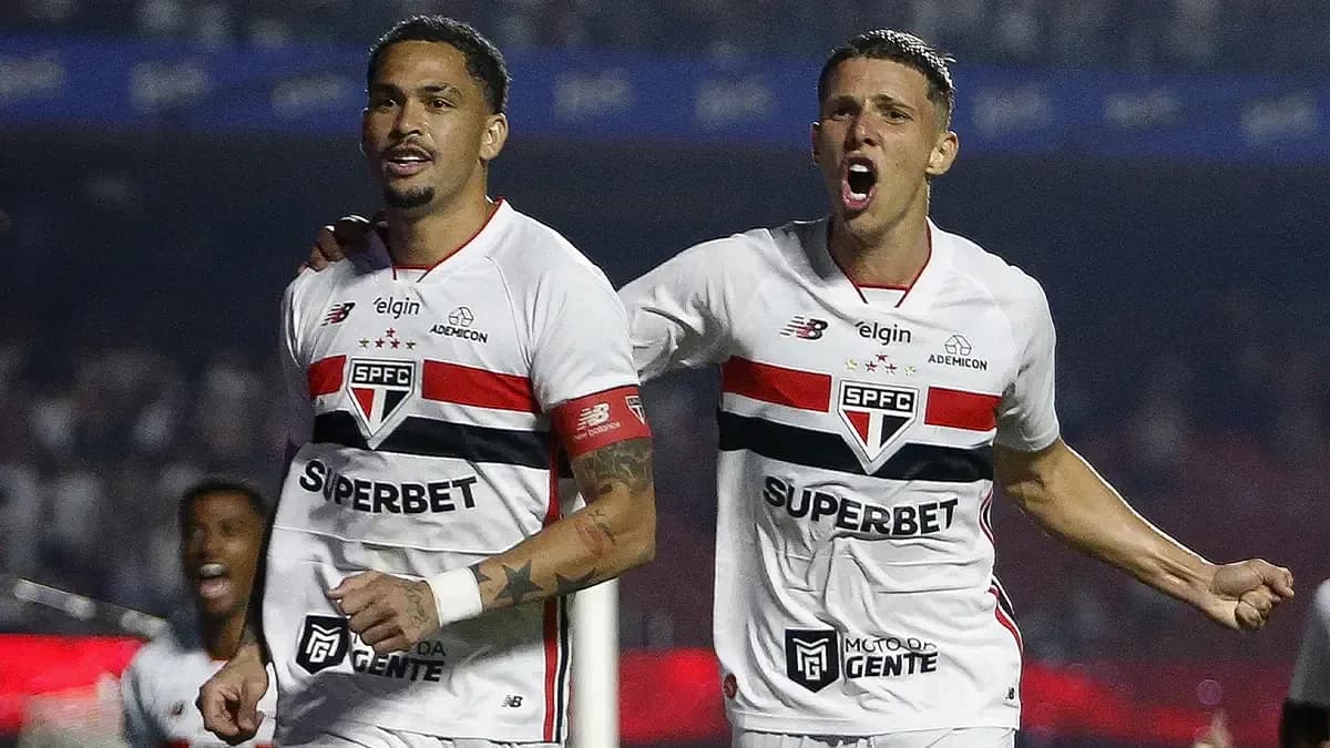 Jugadores de Sao Paulo celebrando un gol