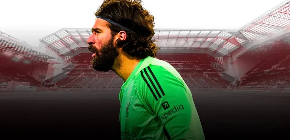 Portero de Liverpool en perfil en estadio vacío