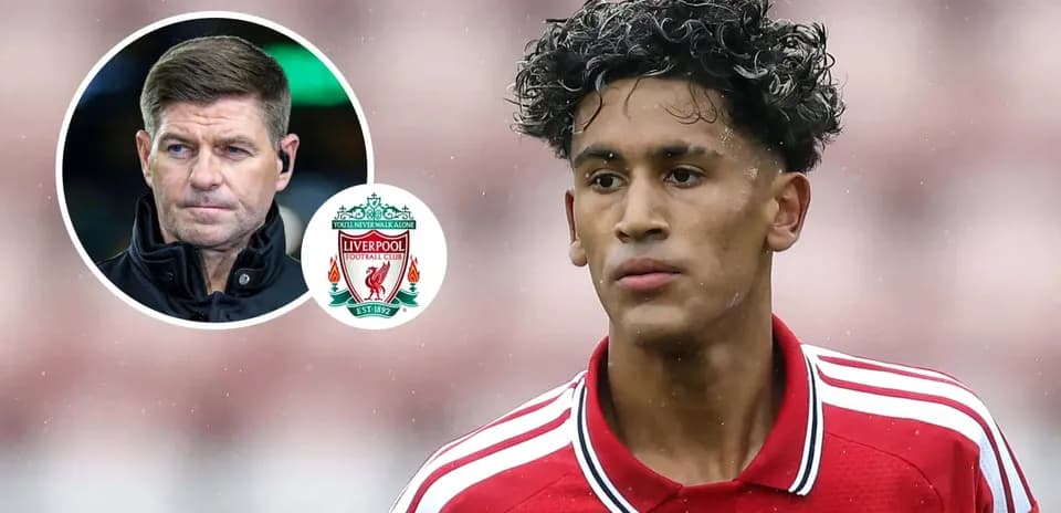 Jugador de Liverpool en el campo de juego