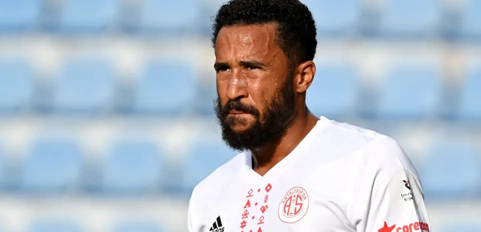 Jugador de Antalya Spor en el campo durante partido