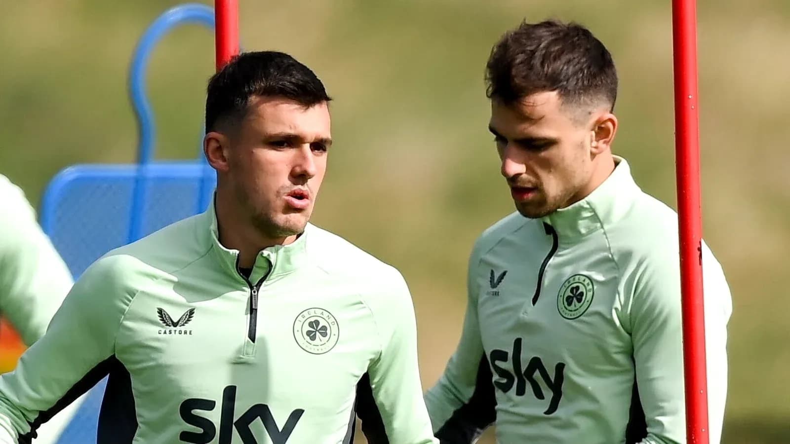 Jugadores entrenando durante sesión de práctica