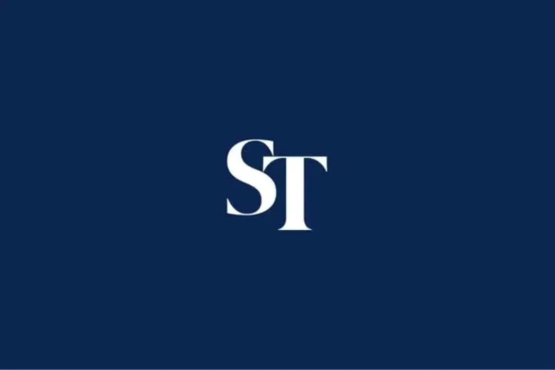 Logotipo en blanco de ST sobre fondo azul