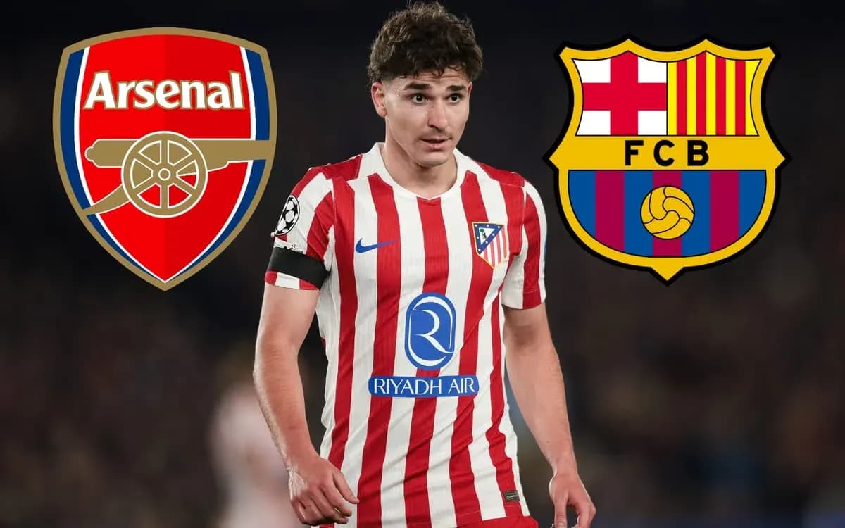 Jugador de Atlético de Madrid con logos de Arsenal y Barcelona