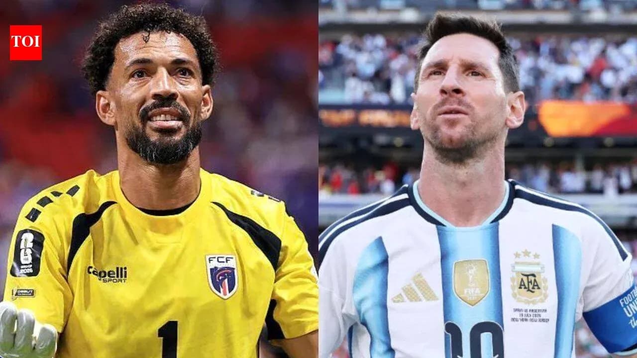 Portero y jugador de Argentina en campo de fútbol