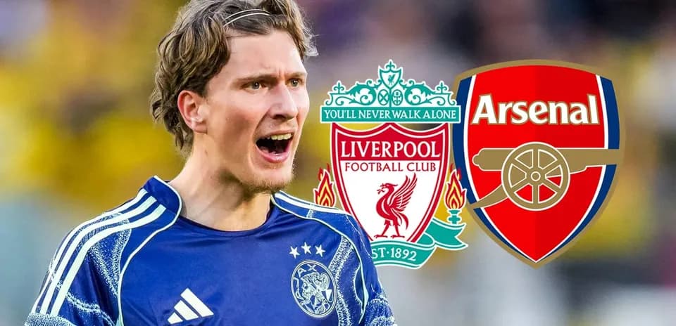 Portero celebrando con logos de Liverpool y Arsenal