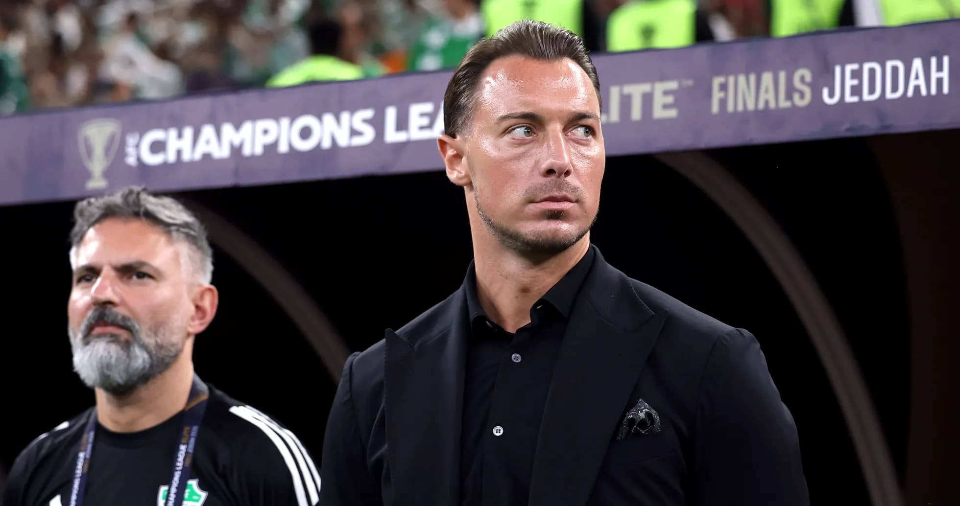 Entrenador y asistente en la final de la AFC Champions League
