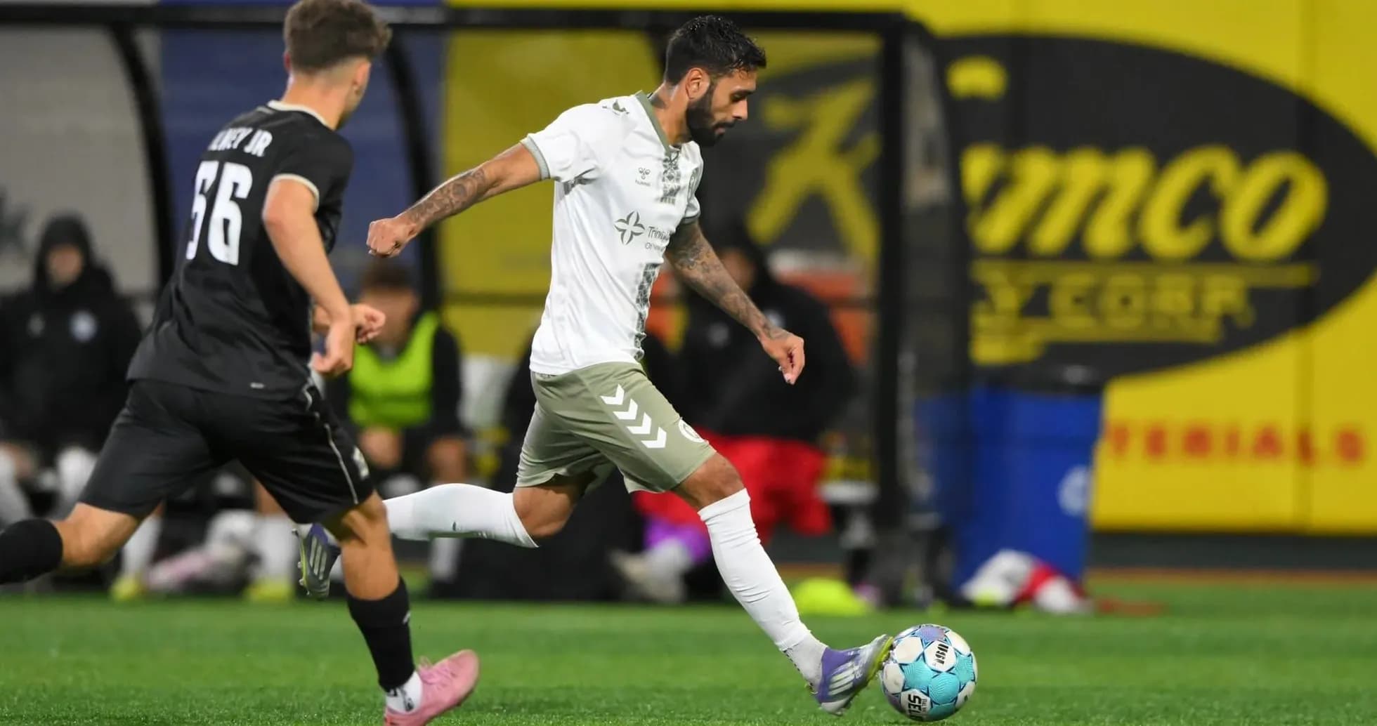 Jugador de NY Cosmos en acción durante el partido