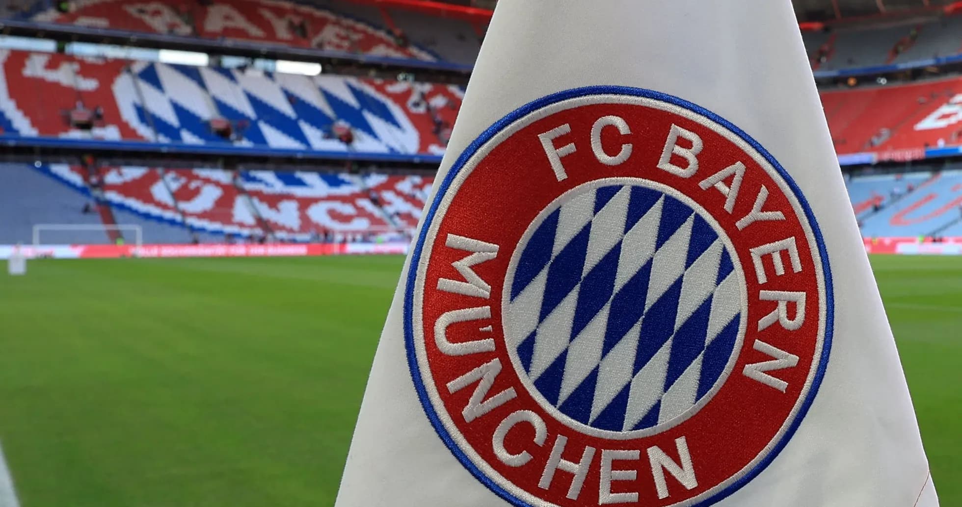 Bandera de FC Bayern Múnich en el estadio