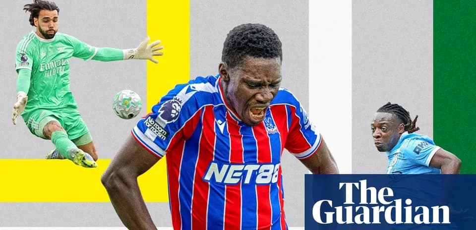 Jugador de Crystal Palace luchando por el balón en partido