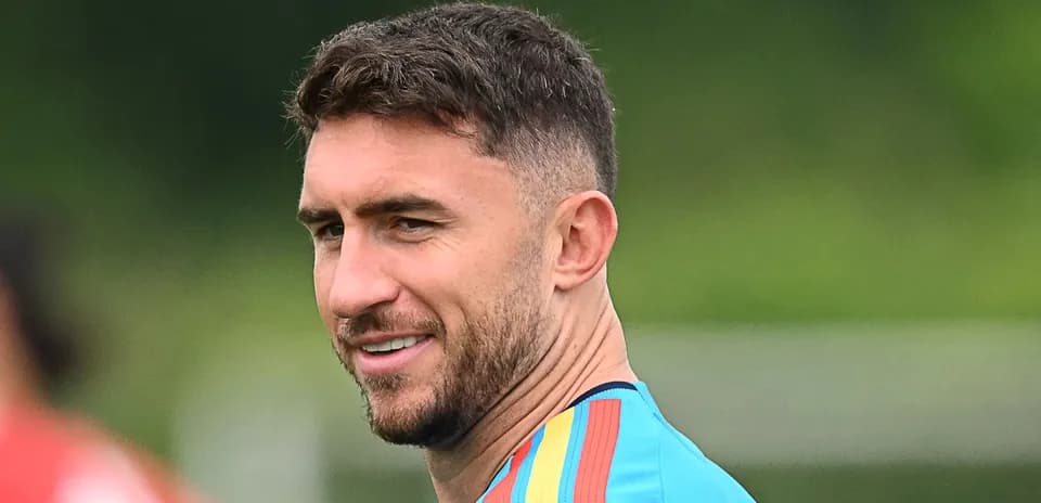 Jugador sonriente durante sesión de entrenamiento