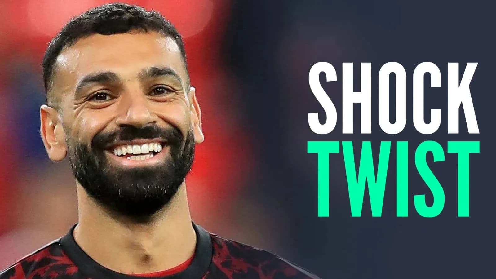 Jugador sonriente en uniforme de fútbol
