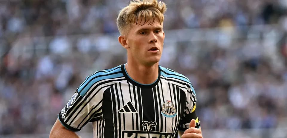 Jugador de Newcastle United en el campo durante el partido
