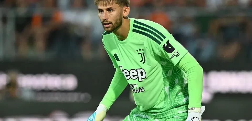 Portero de Juventus preparándose para el juego