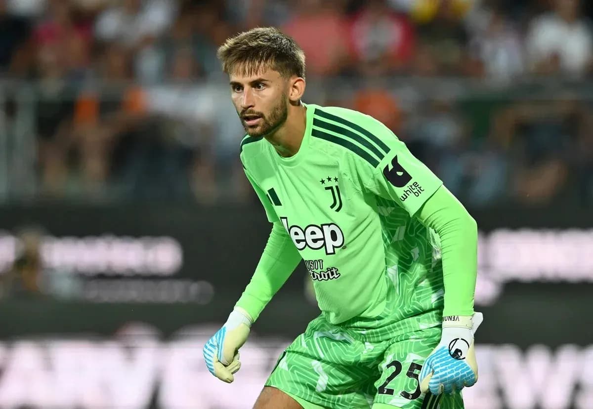 Portero de Juventus preparándose para el juego