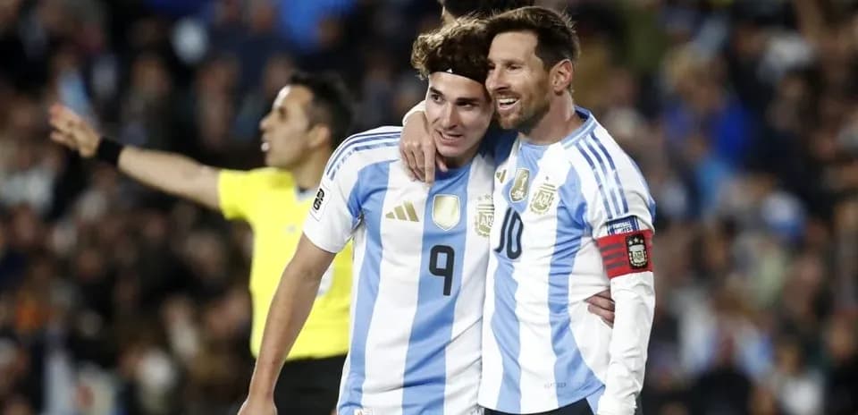 Jugadores de Argentina celebrando un gol en el partido
