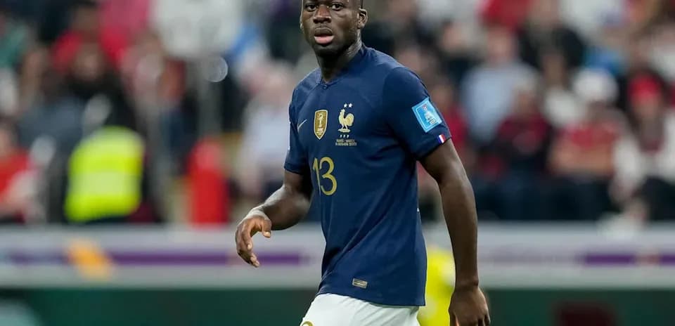 Jugador de Francia caminando durante un partido