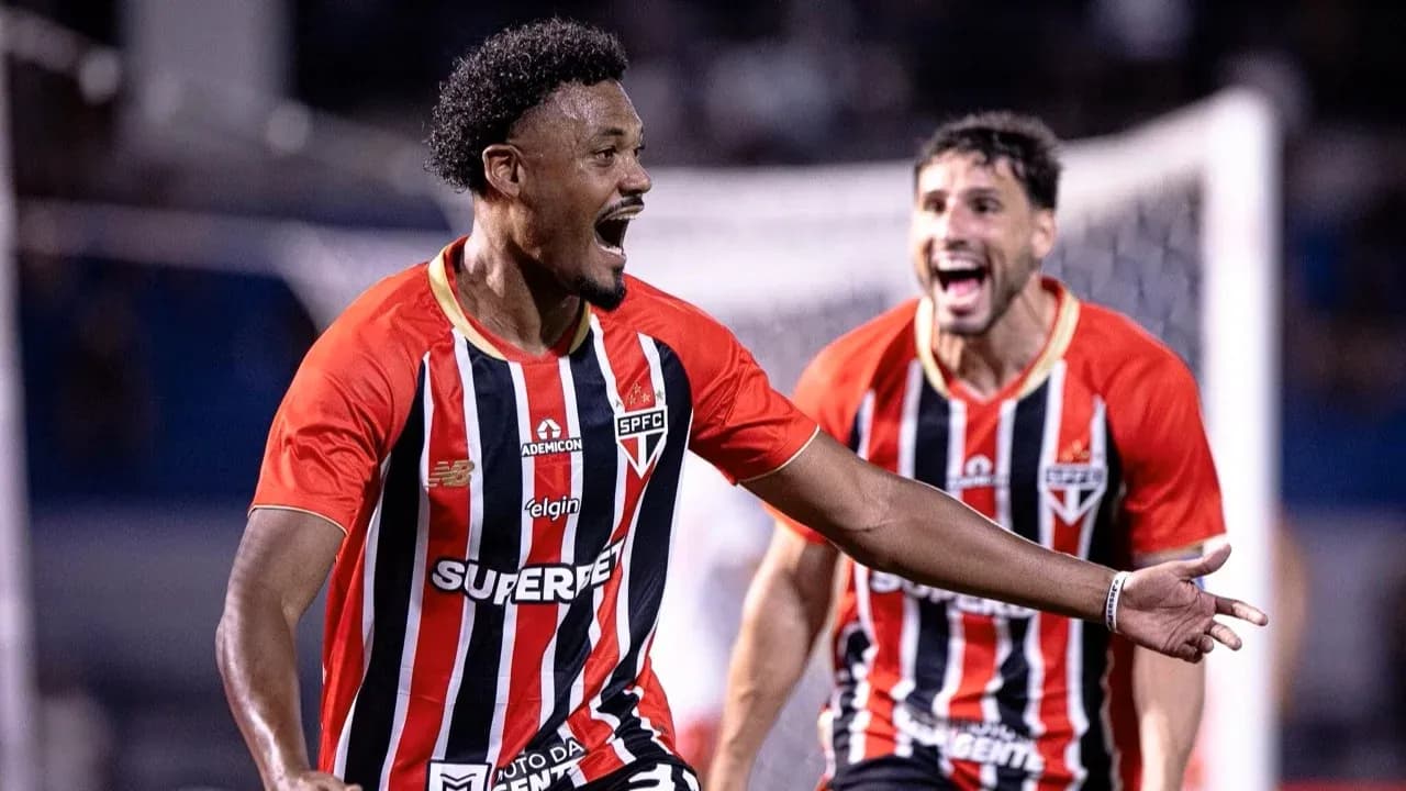 Jugadores de Sao Paulo celebrando un gol