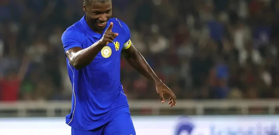 Jugador celebrando con el dedo índice en alto