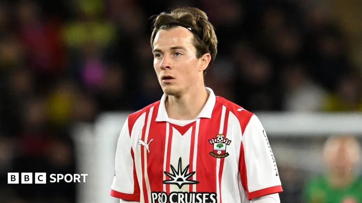 Jugador de Southampton en el campo durante partido
