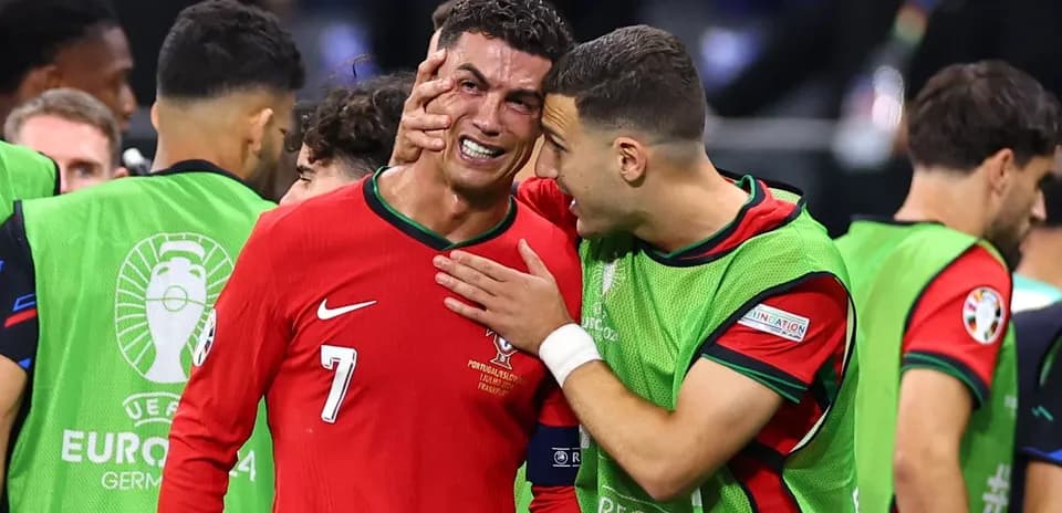 Cristiano Ronaldo emotional with teammate after match