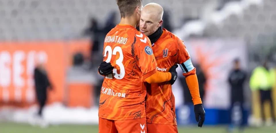 Jugadores de Forge celebrando en el partido