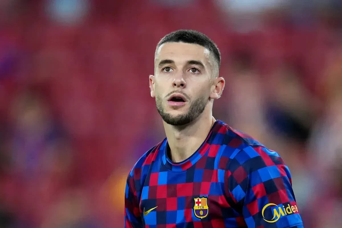 Jugador de Barcelona en el campo durante el partido
