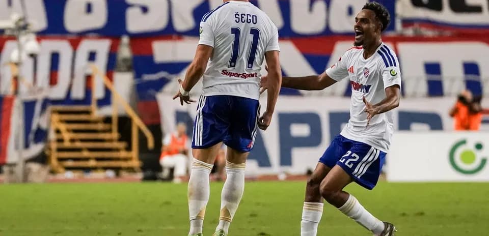 Jugadores de HNK Hajduk Split celebrando un gol