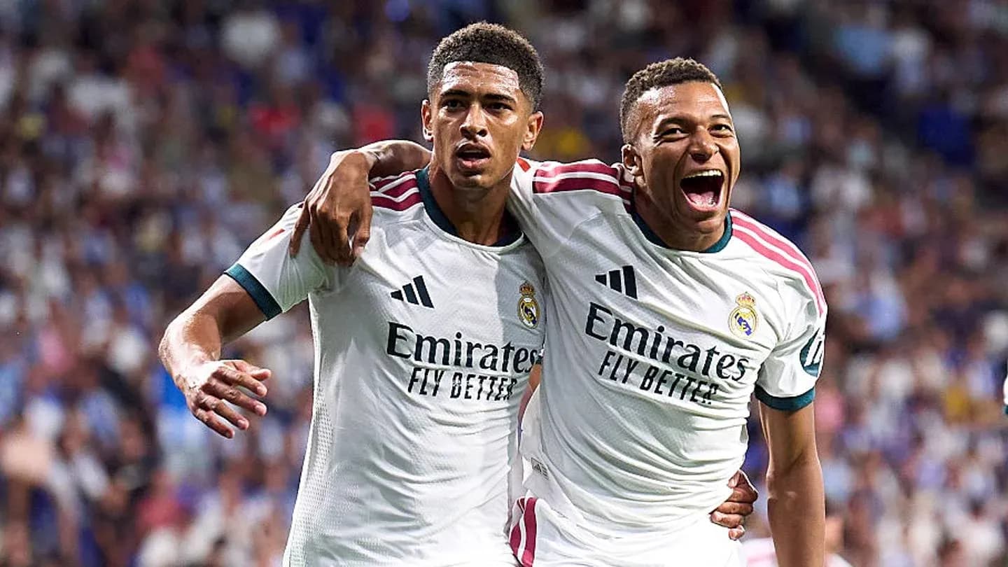Jugadores de Real Madrid celebrando un gol juntos