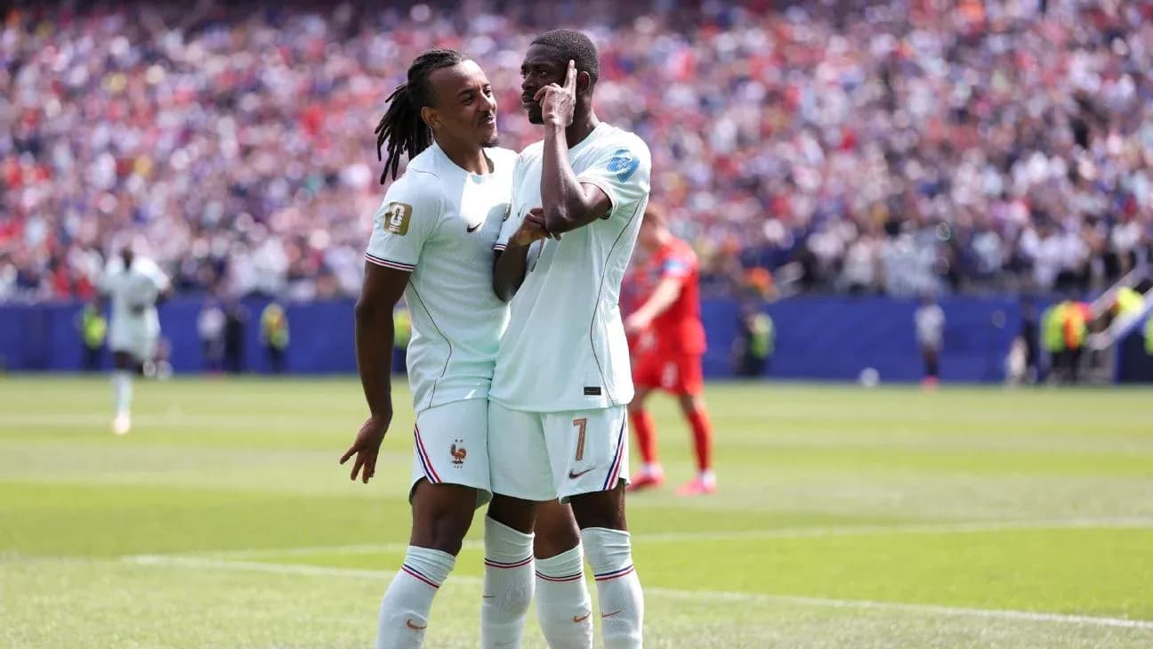 Jugadores de Francia celebrando un gol en el partido