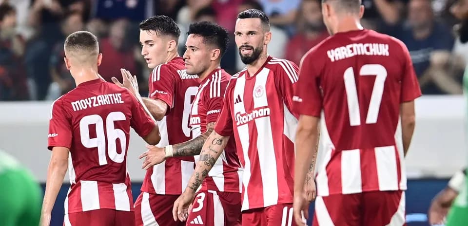 Jugadores del Olympiakos celebrando un gol