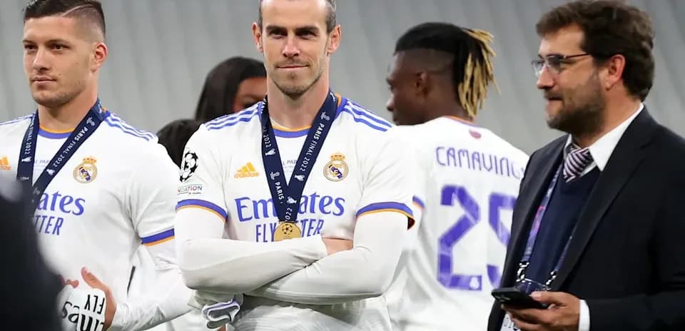 Jugadores de Real Madrid con medallas después del partido