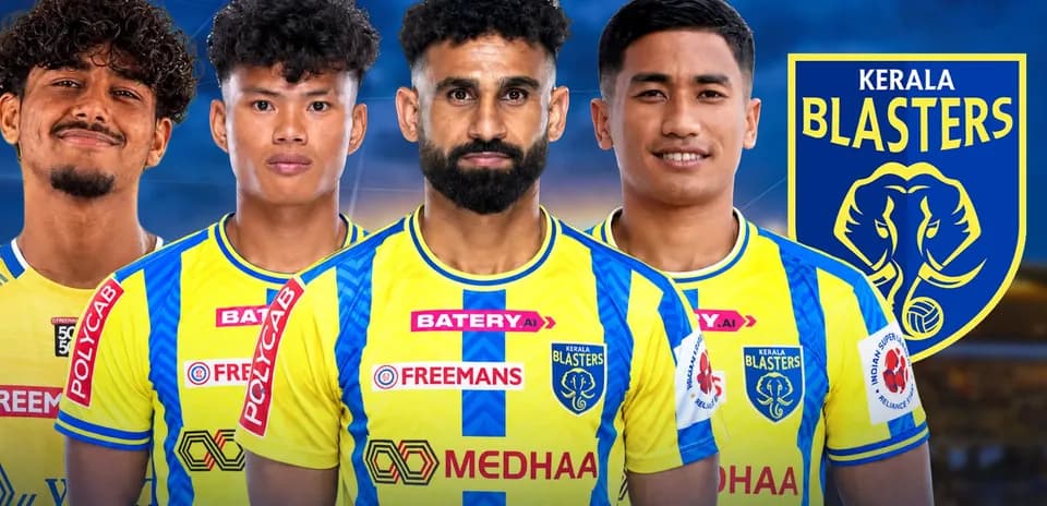 Cuatro jugadores de Kerala Blasters en uniforme