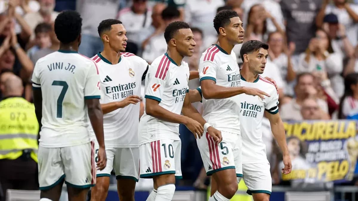 Jugadores de Real Madrid celebrando un gol