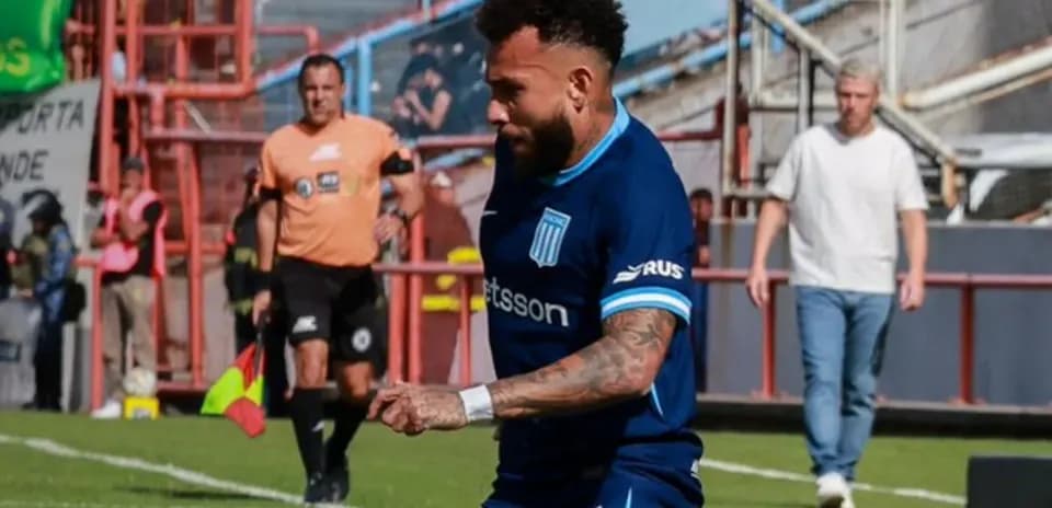 Jugador de Racing Club durante el partido
