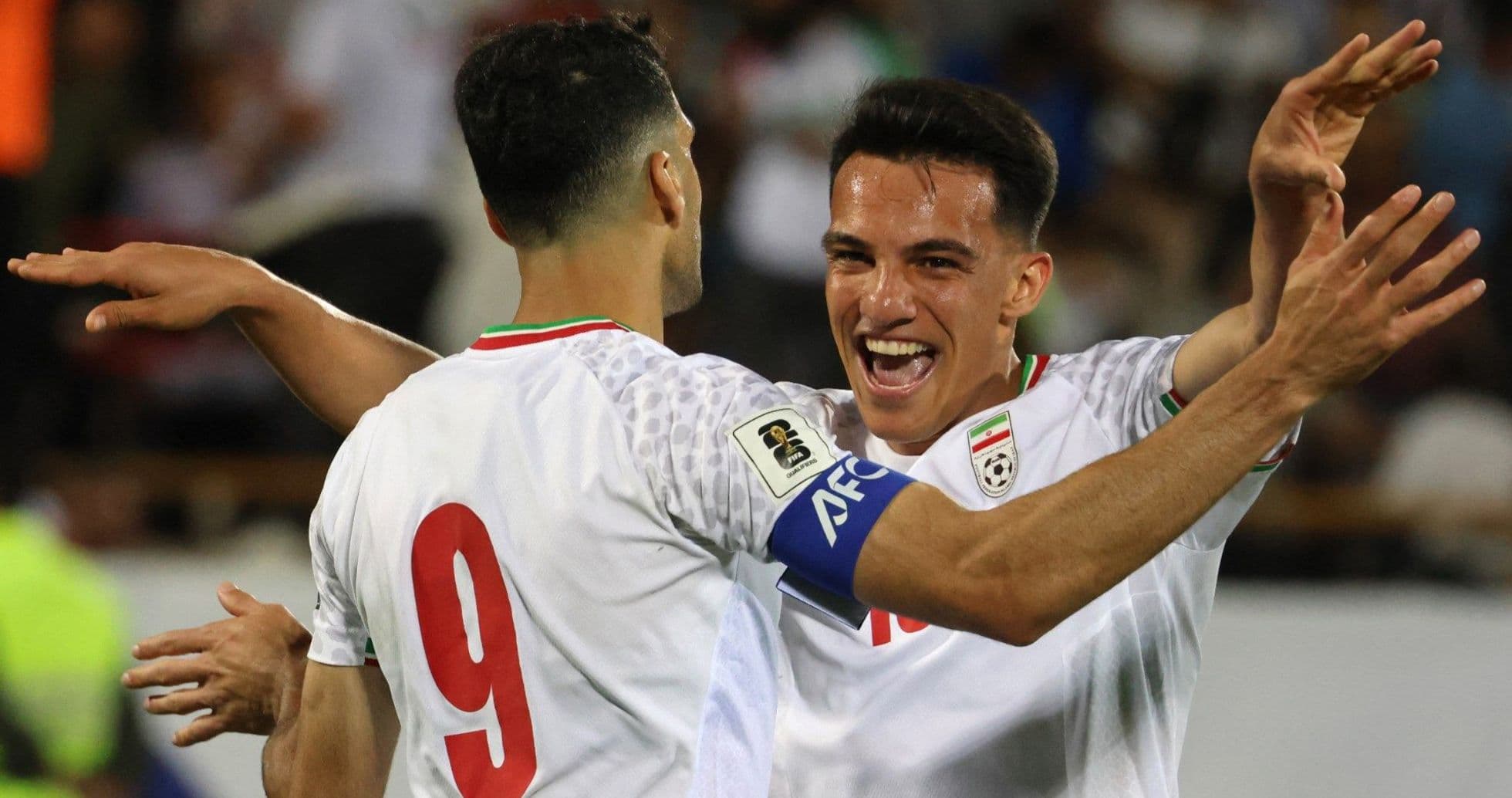 Jugadores de Irán celebrando un gol en el partido
