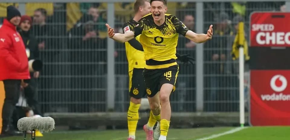 Jugador de Borussia Dortmund celebrando un gol