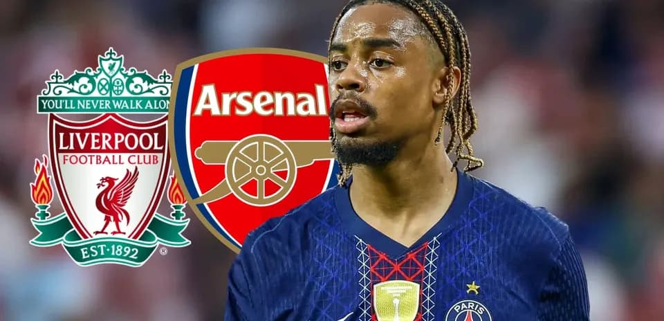 Jugador de PSG con logos de Liverpool y Arsenal