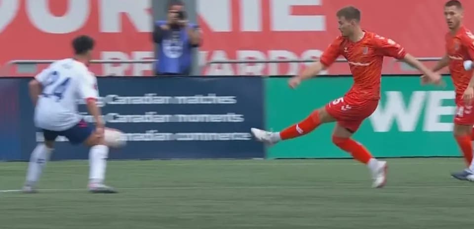 Jugador de Forge en acción durante el partido
