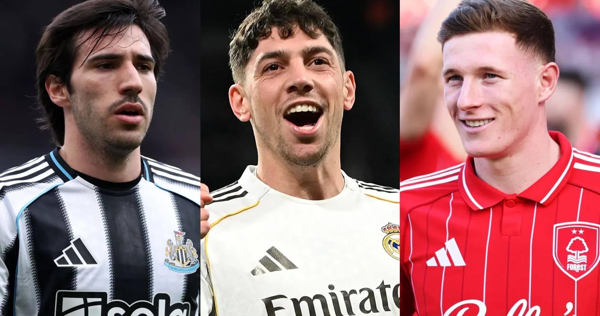 Tres jugadores de fútbol posando con sus camisetas