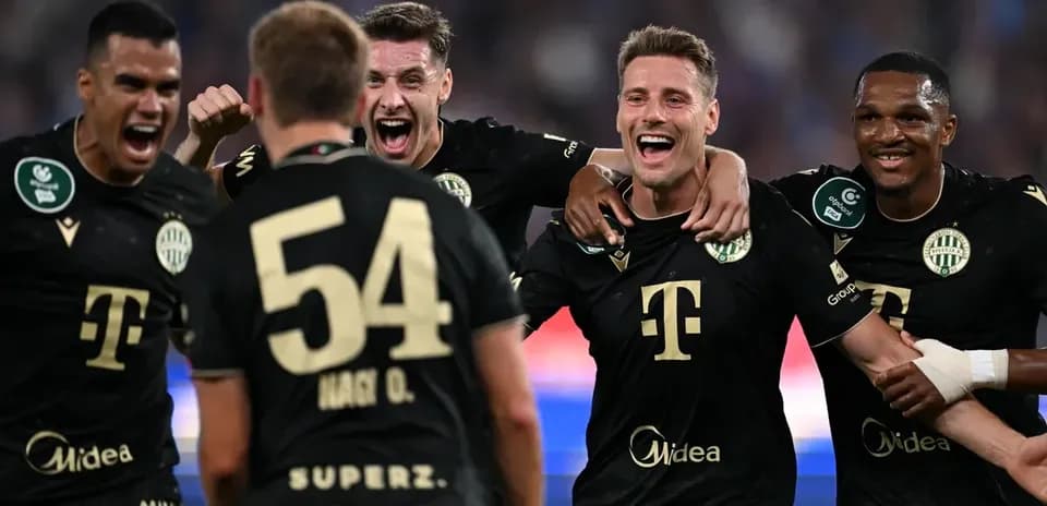 Jugadores de Ferencvarosi TC celebrando un gol