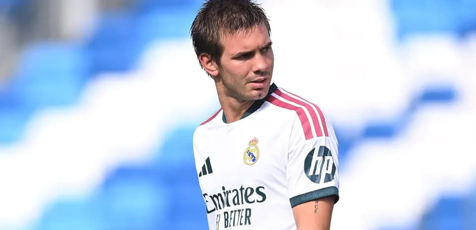 Jugador de Real Madrid en el campo durante entrenamiento