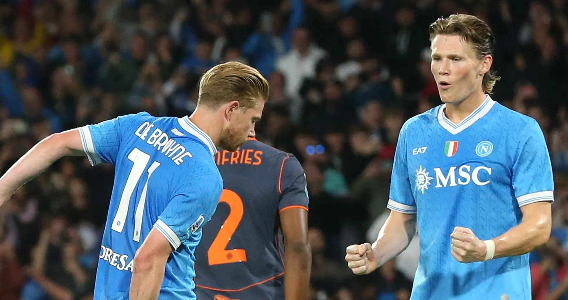 Jugadores de Napoli celebrando durante el partido