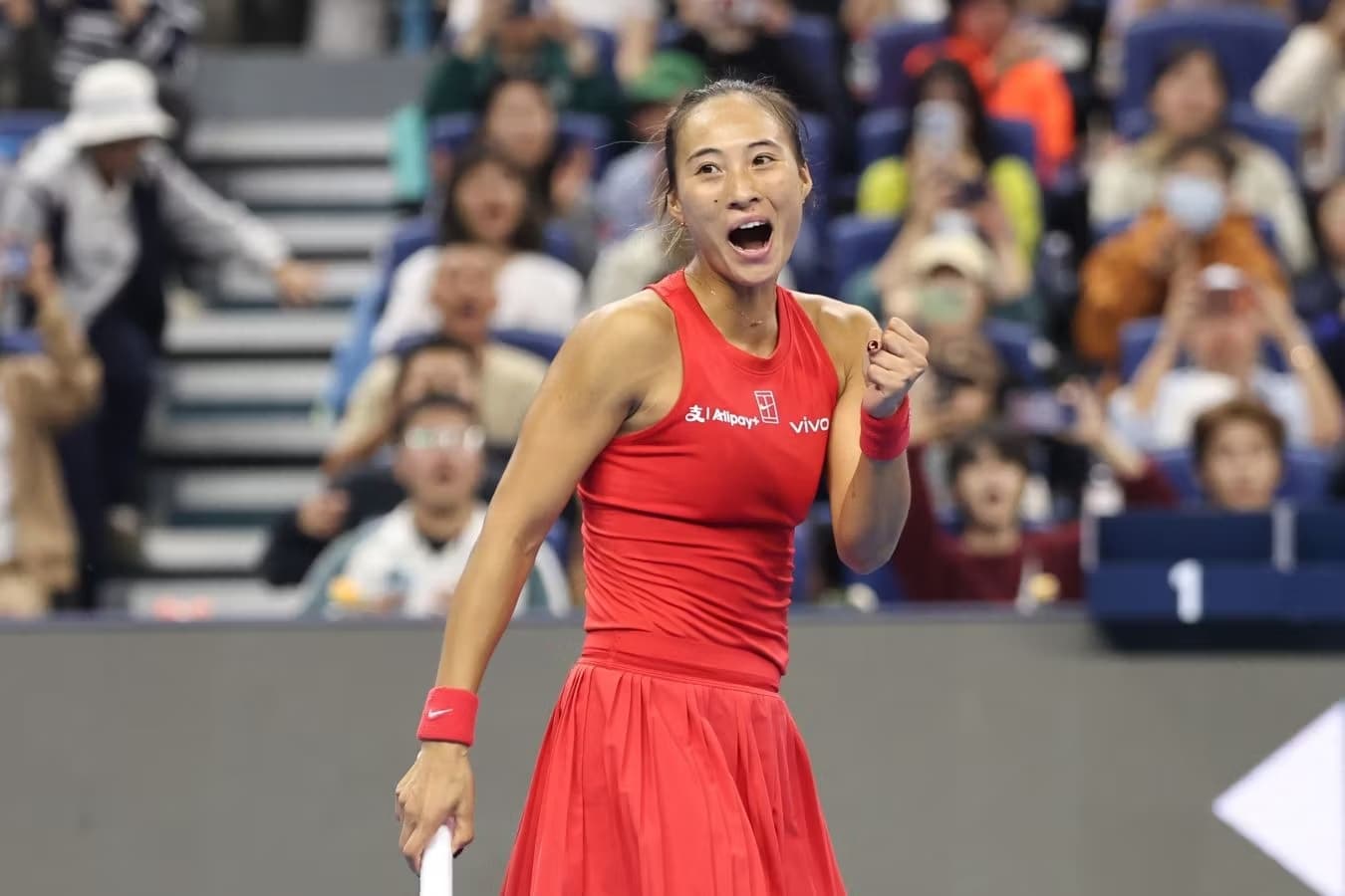 Zheng Qinwen conquista el China Open y emociona a Beijing con tenis y karaoke