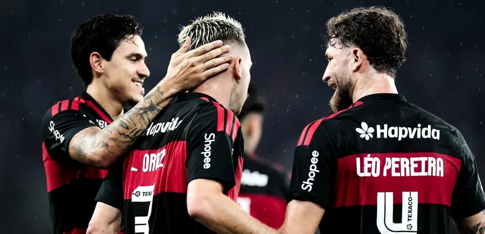 Jugadores de Flamengo celebrando un gol