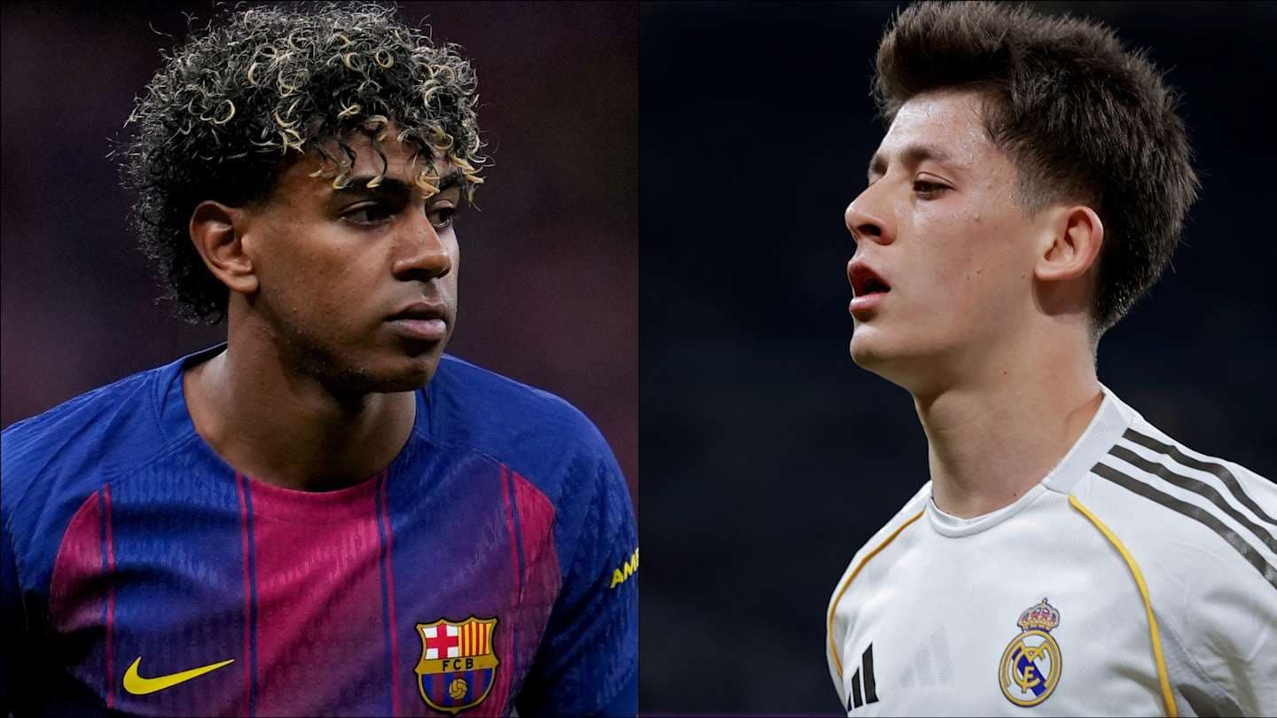 Jugadores de Barcelona y Real Madrid durante el partido