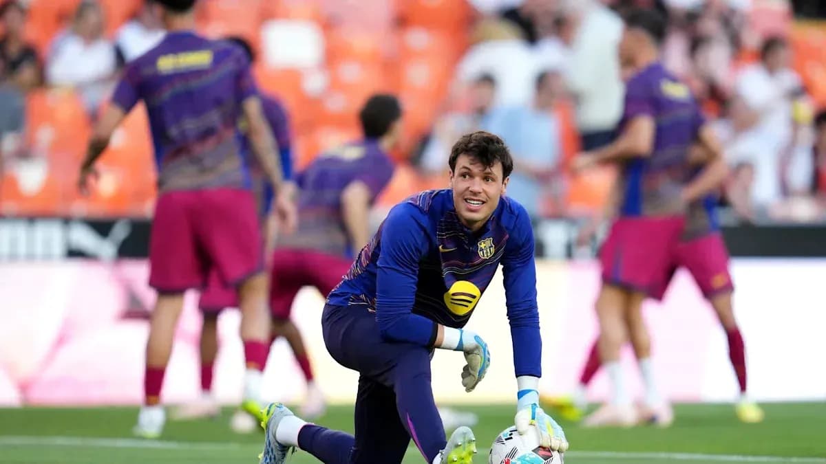 Portero de Barcelona entrenando antes del partido