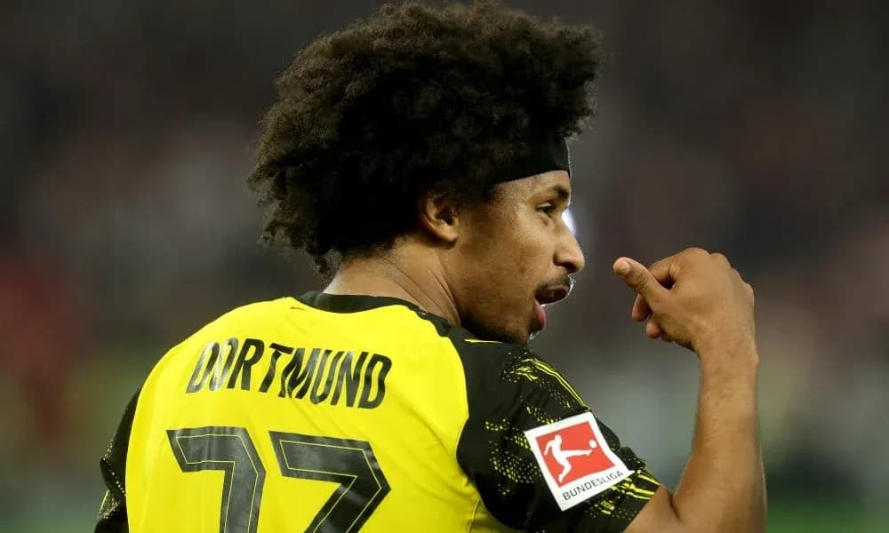 Jugador de Dortmund con camiseta amarilla y negra